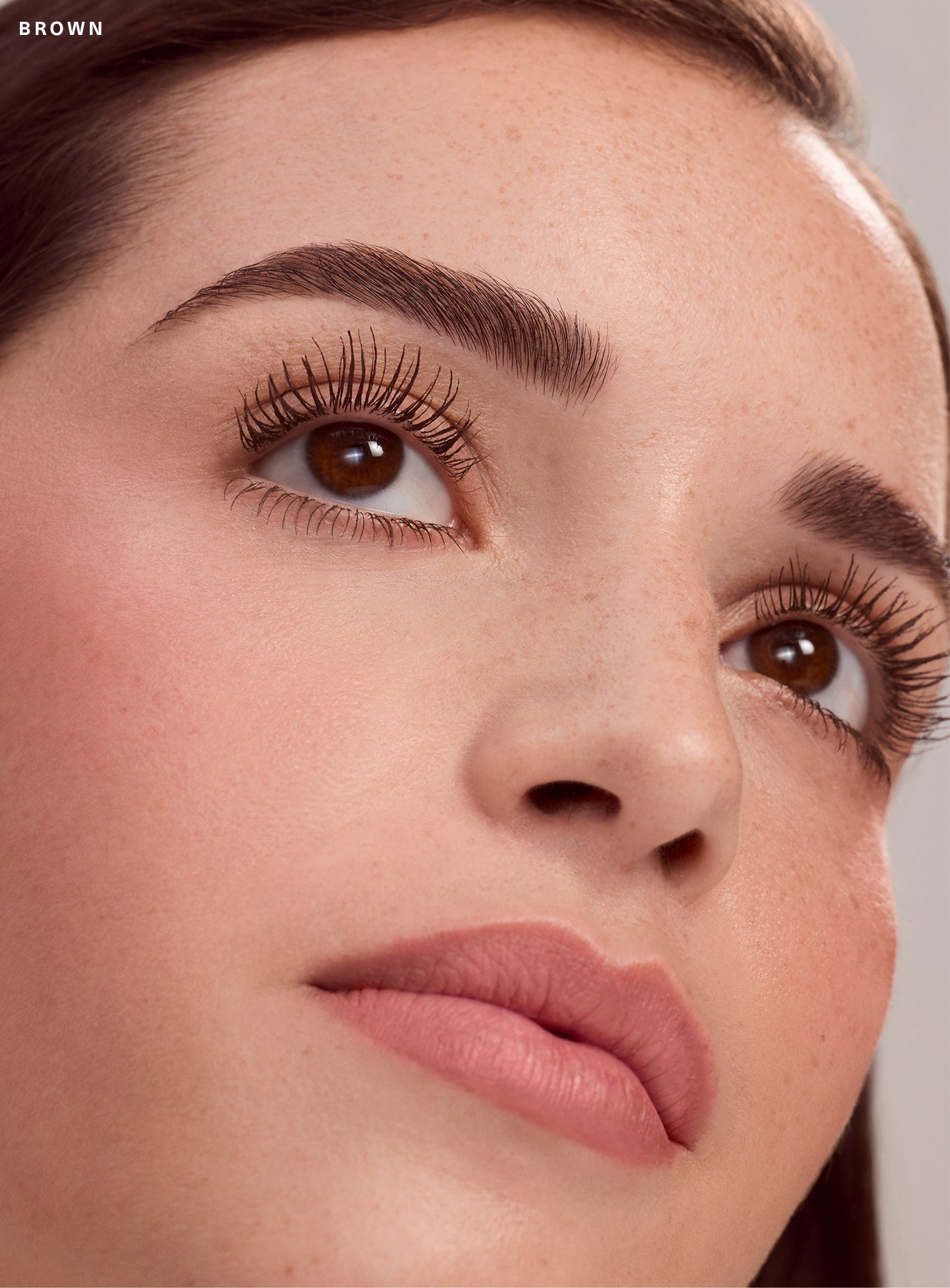 Perfect Strokes Universal Volumizing Mascara - Brown - Image 12