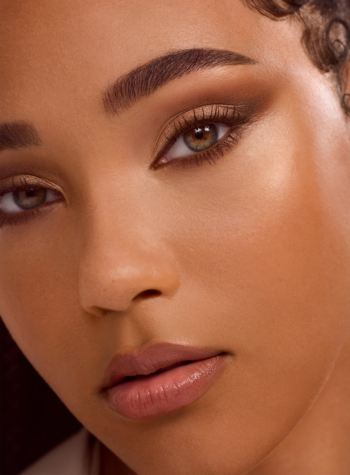 Essential Neutrals Eyeshadow Palette - Image 9