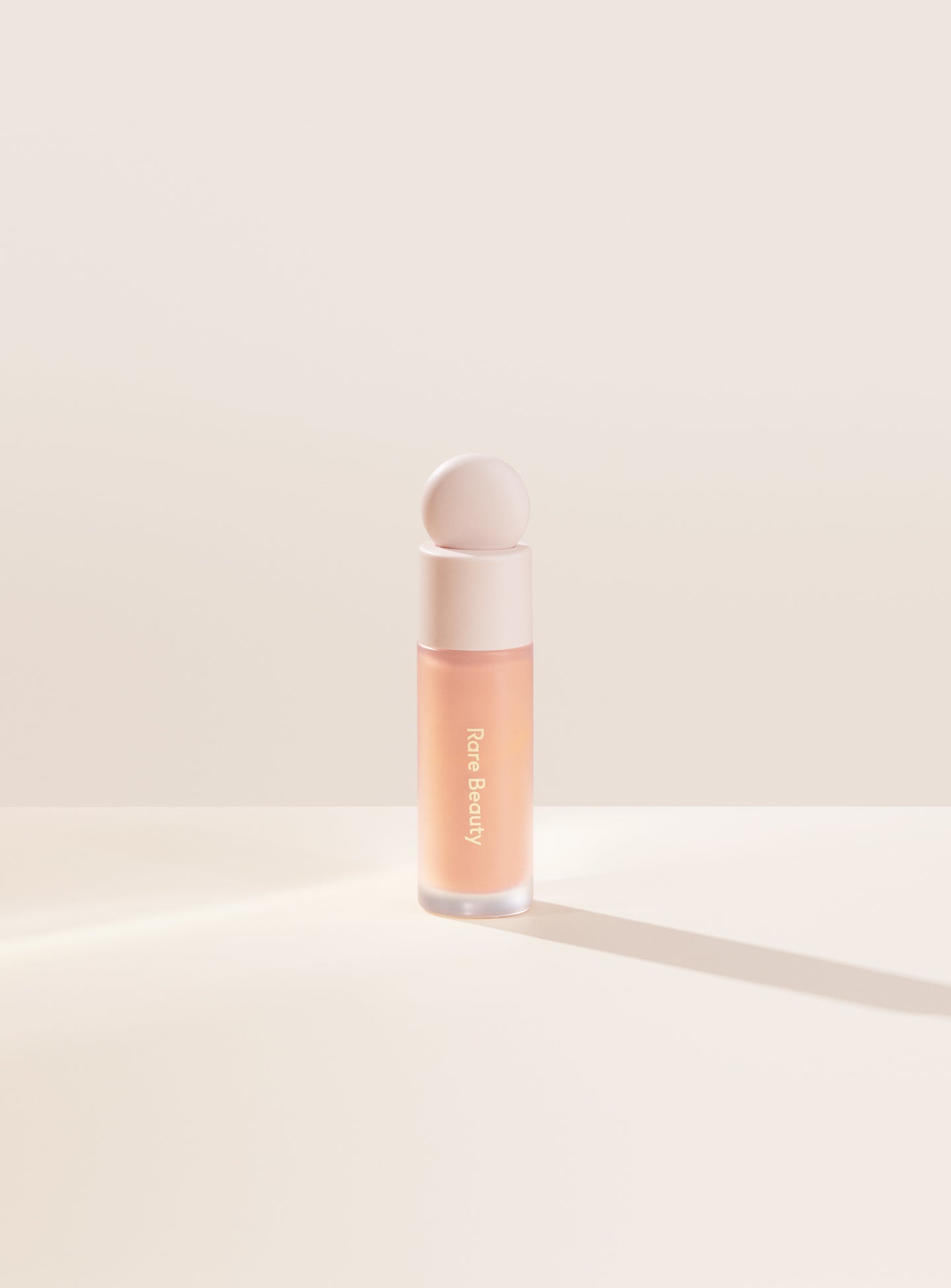Liquid Touch Brightening Concealer - Image 7
