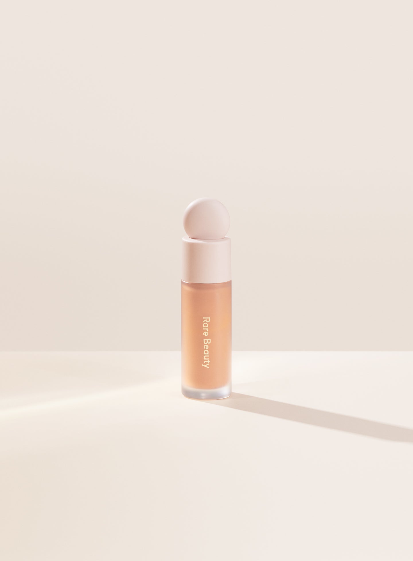 Liquid Touch Brightening Concealer - Image 13