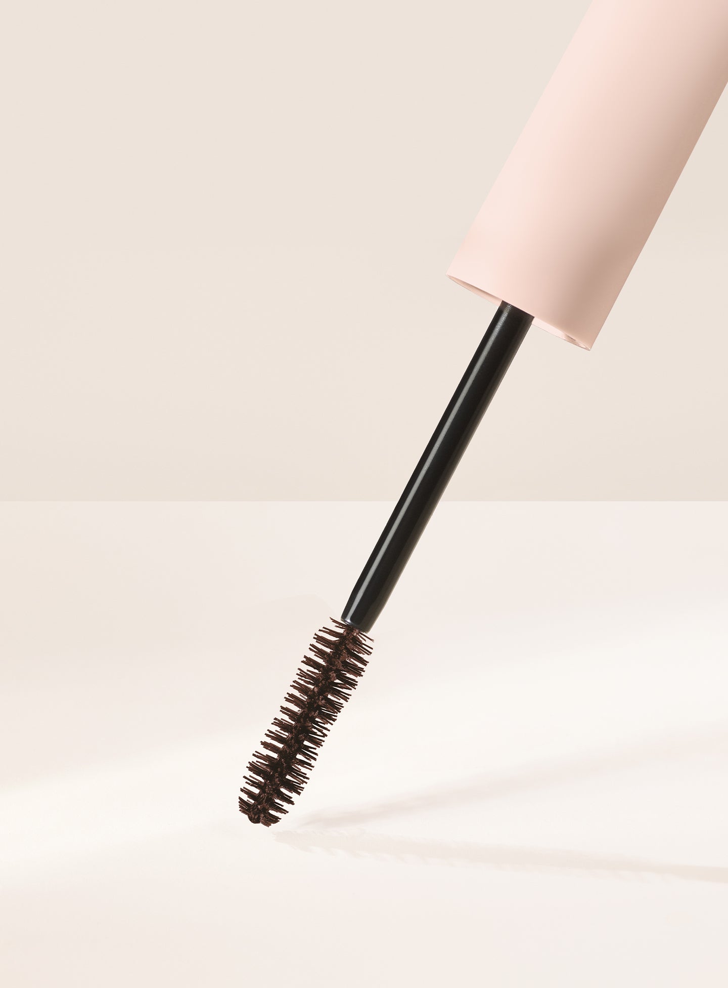 Perfect Strokes Universal Volumizing Mascara - Brown - Image 7